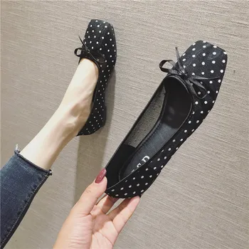 Mujer 2021New Primavera Verão Sapatilhas de Bolinhas Dedo do pé Quadrado Borboleta Nó Superficial Casuais Sapatos de Malha Respirável Mulheres Sapatos