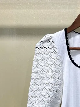 Senhoras Bordado Crochê Puff Manga Malhas Superior 2022 Primavera-Verão Da Nova Senhora Quadrado Branco Colarinho Fino Suéter De Malha